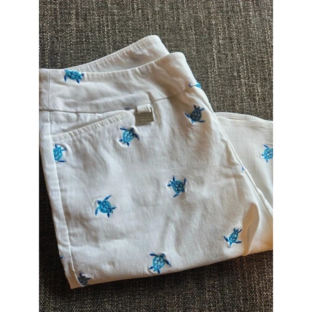 Lulu-B White Pull-On Stretch Shorts with Embroidered Blue Sea Turtles-Size10 - Picture 4 of 5